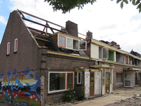 829921 Gezicht op de achtergevels van de panden Tomaatstraat 1-hoger te Utrecht. De panden worden gesloopt om plaats te ...